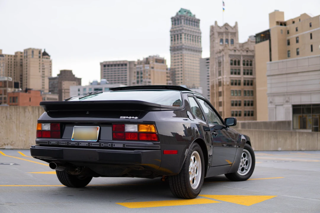1986 Porsche 944 - Image 8 of 31