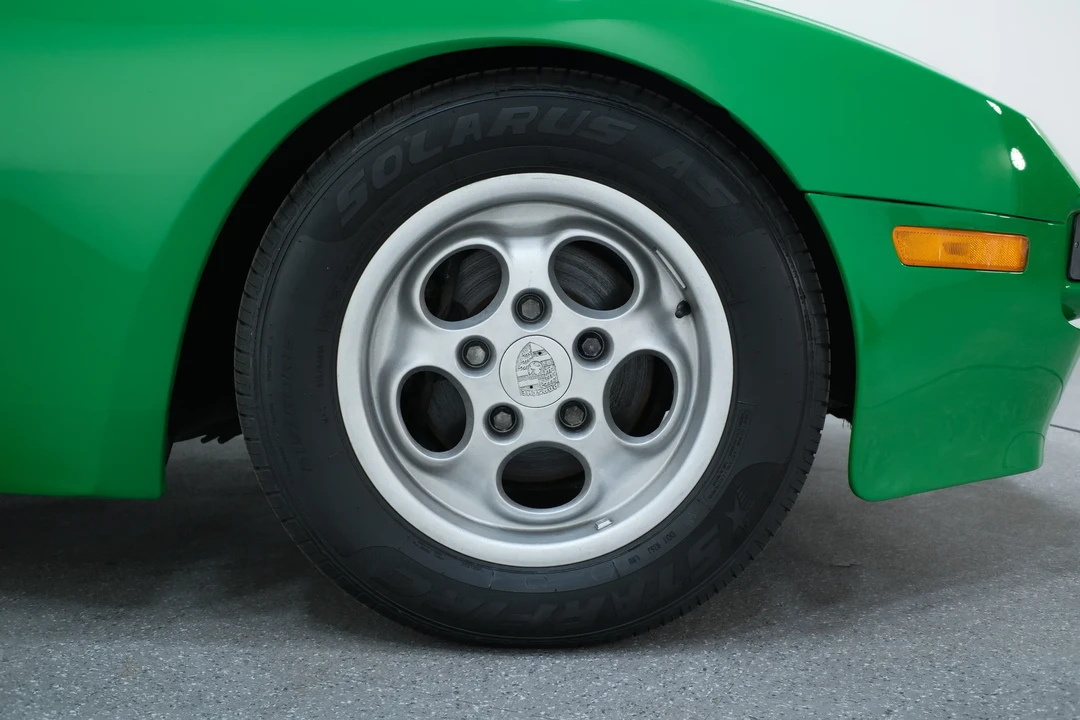 1986 Porsche 944 - Image 28 of 31