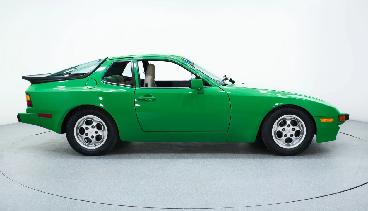 1986 Porsche 944 - Image 6 of 31