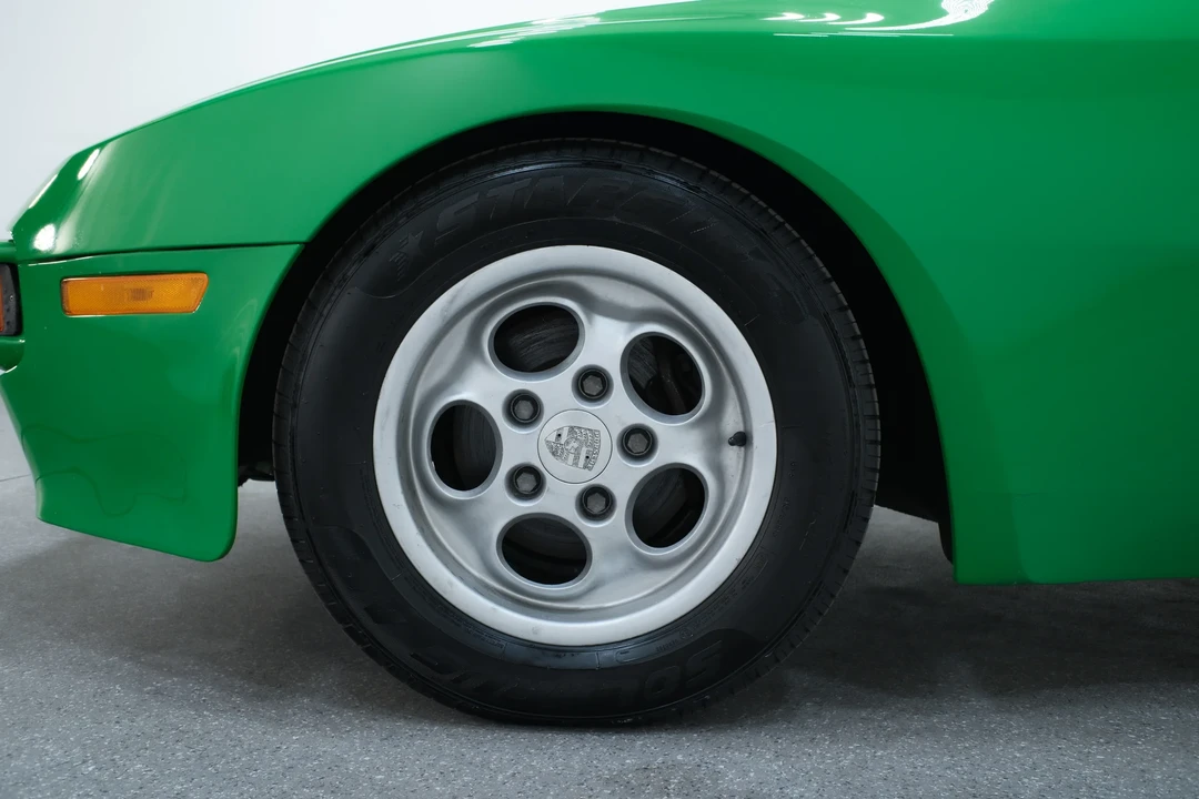 1986 Porsche 944 - Image 27 of 31