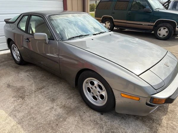 1986 Porsche 944 - Image 2 of 6