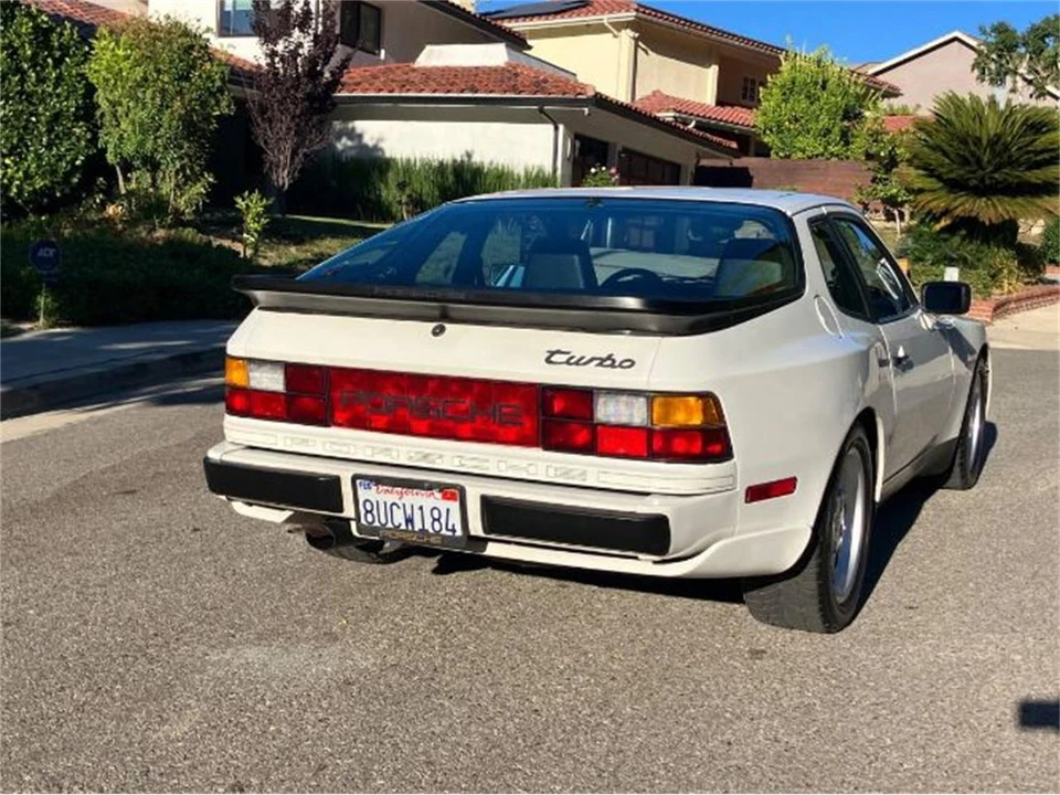 1986 Porsche 944 - Image 8 of 10