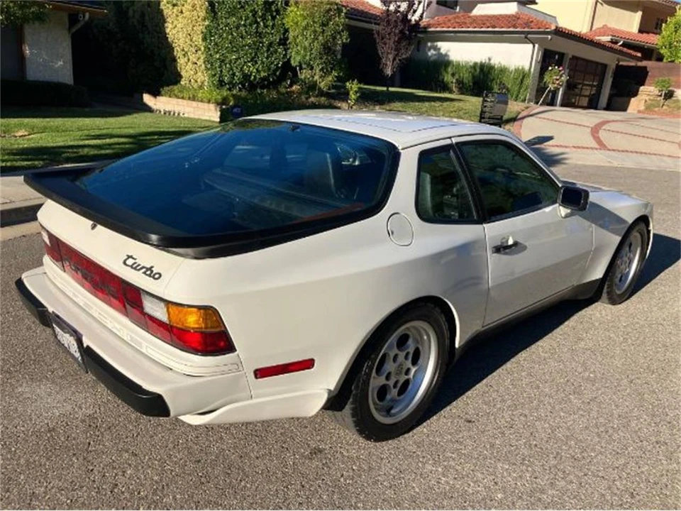 1986 Porsche 944 - Image 7 of 10