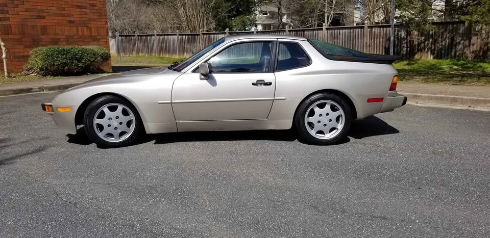 1986 Porsche 944 - Image 2 of 14