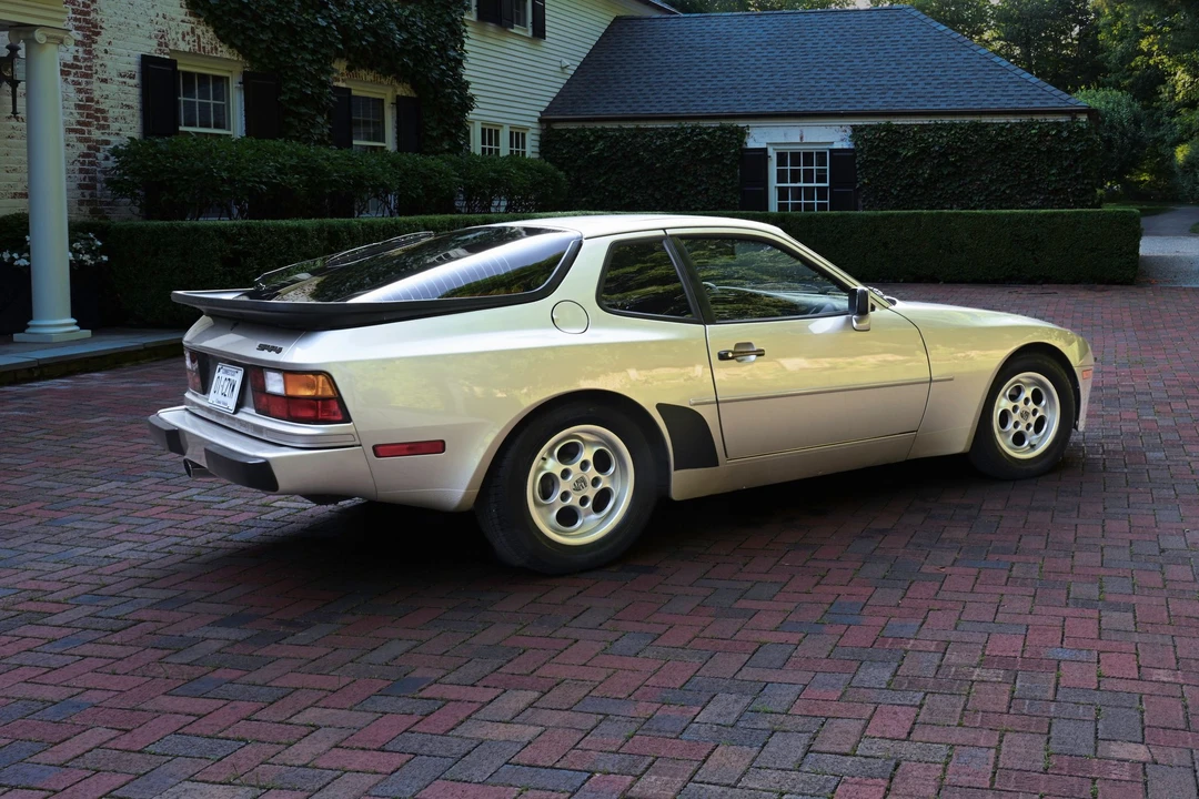 1986 Porsche 944 - Image 16 of 20