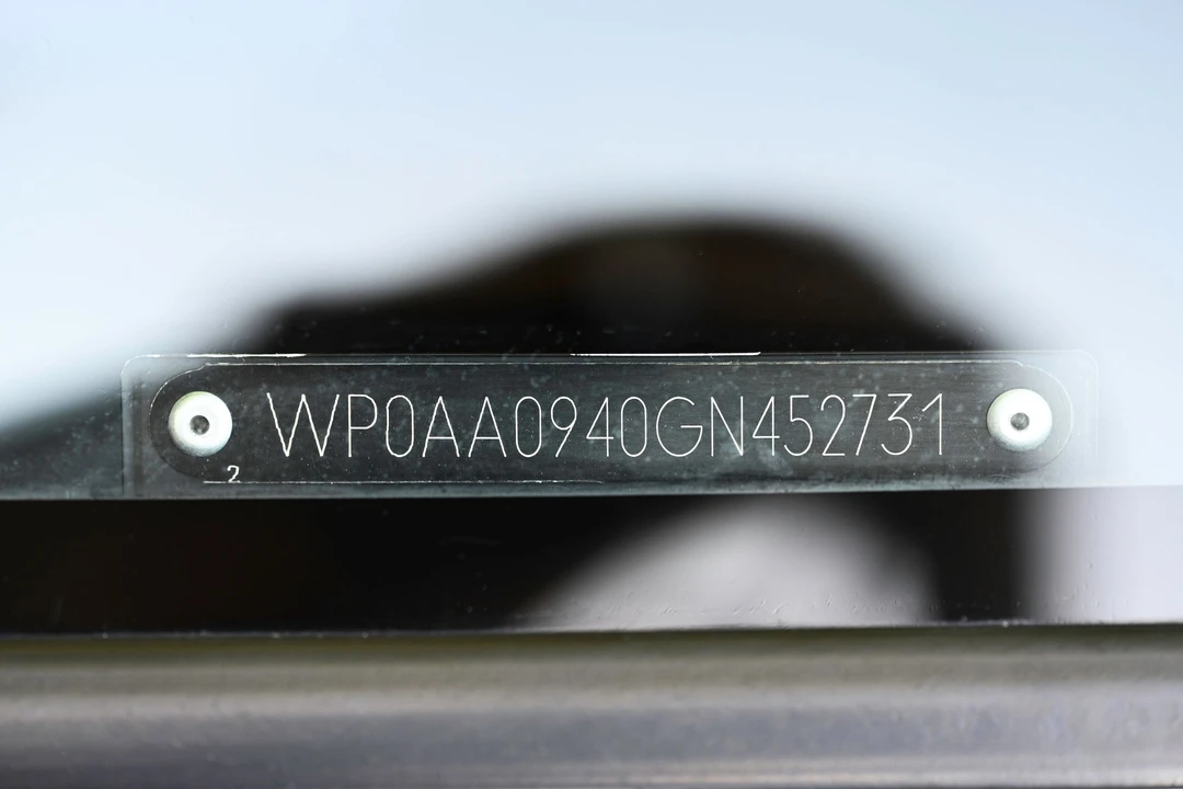 1986 Porsche 944 - Image 17 of 20
