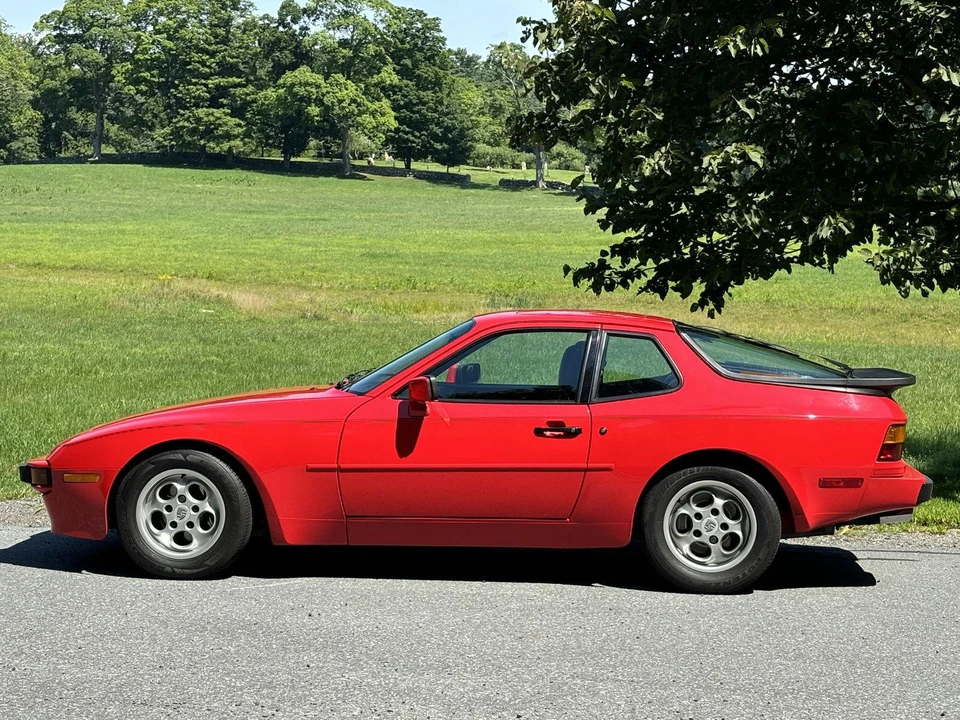 1986 Porsche 944 - Image 13 of 31