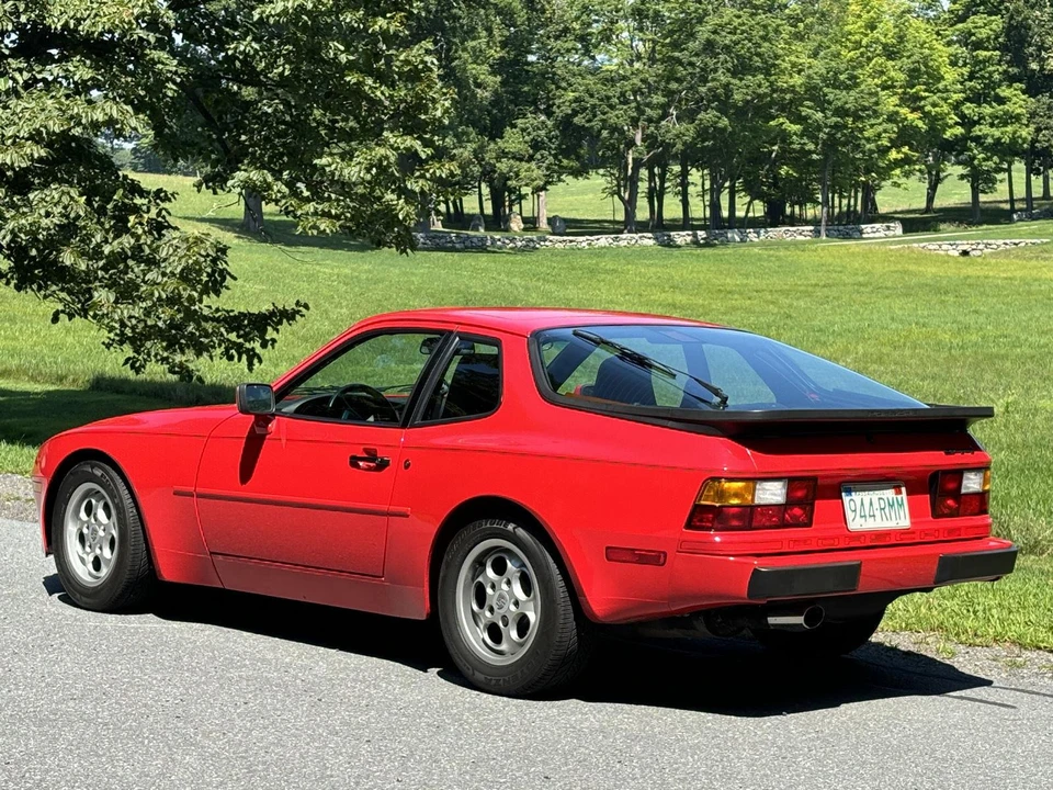 1986 Porsche 944 - Image 15 of 31