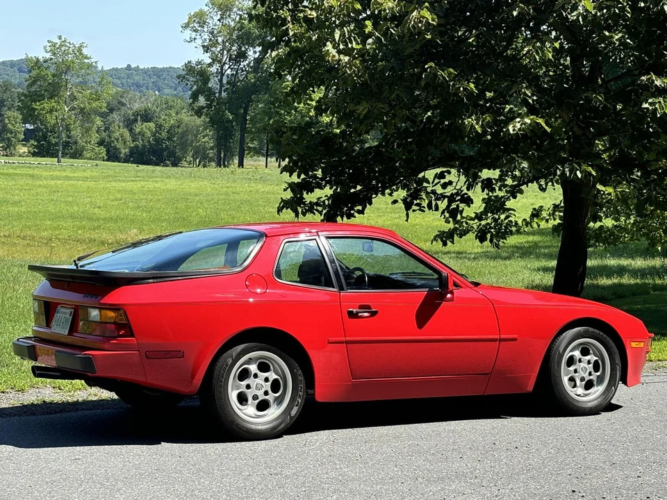 1986 Porsche 944 - Image 17 of 31