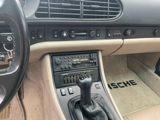 1986 Porsche 944 - Image 15 of 20