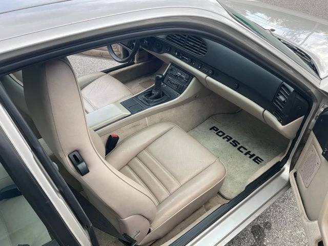 1986 Porsche 944 - Image 18 of 20