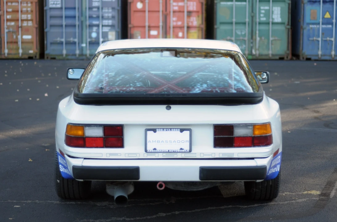 1986 Porsche 944 - Image 11 of 31