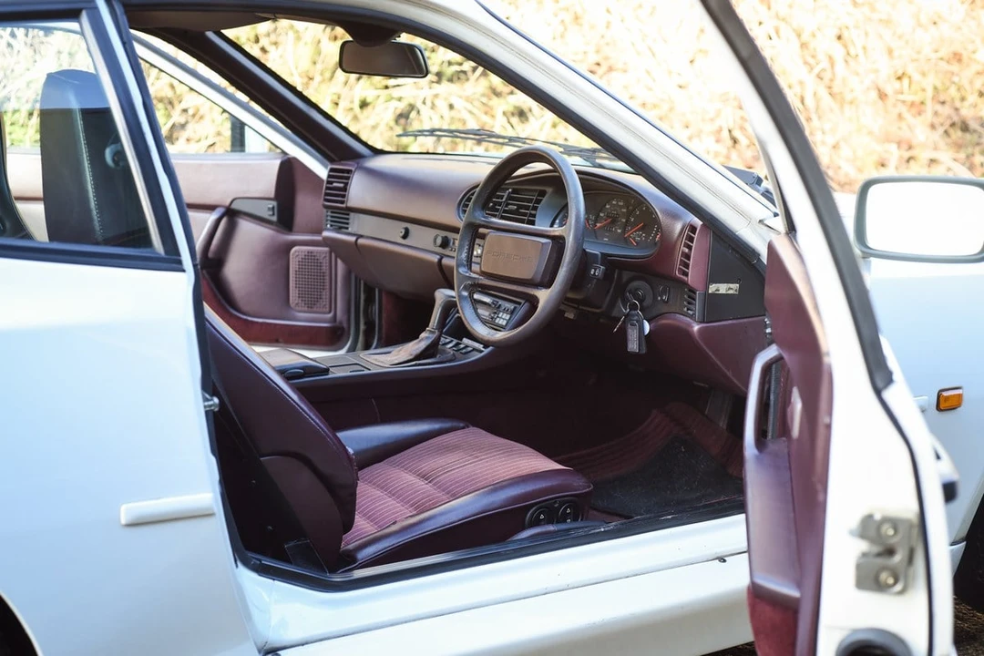 1986 Porsche 944 - Image 6 of 30