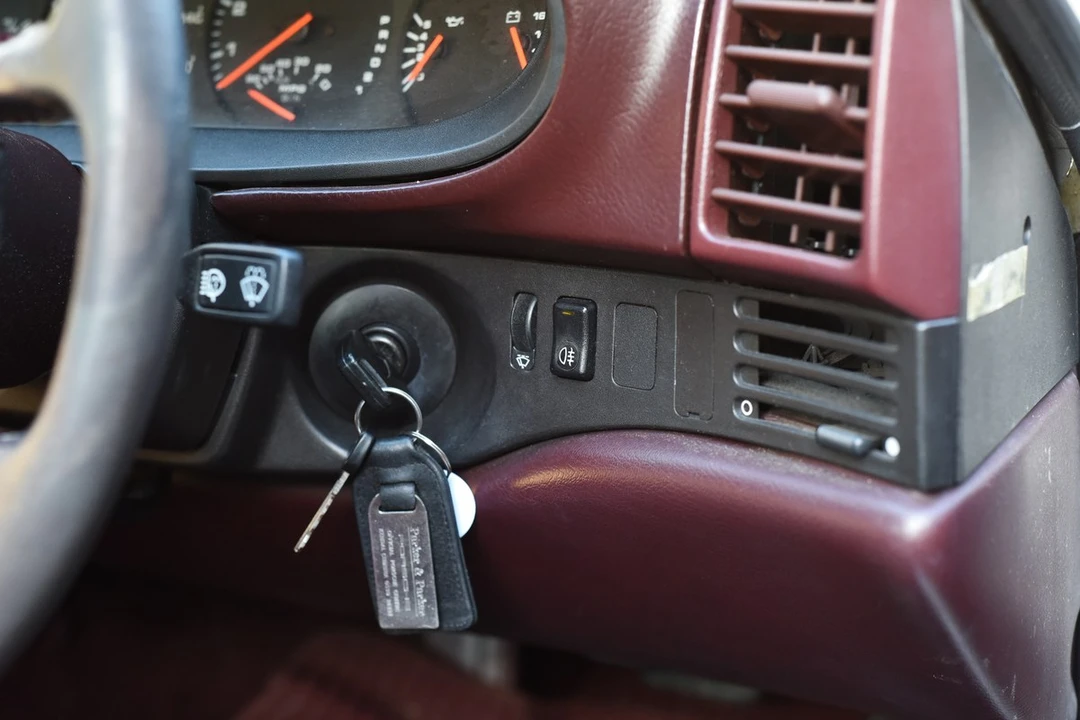 1986 Porsche 944 - Image 10 of 30