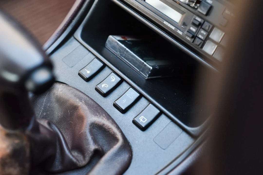 1986 Porsche 944 - Image 29 of 30