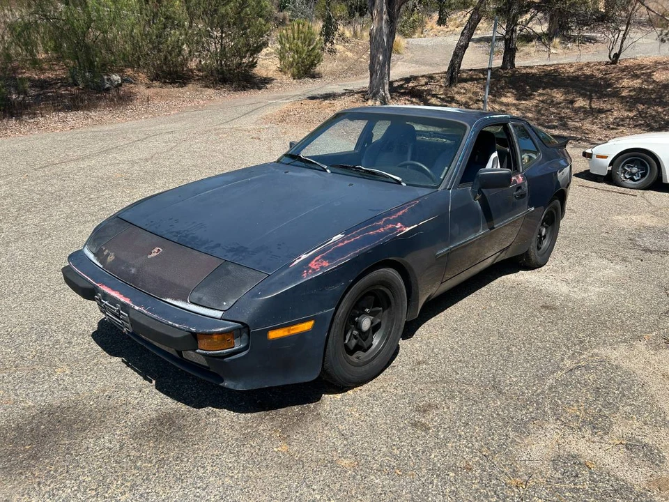 1986 Porsche 944 - Image 2 of 14
