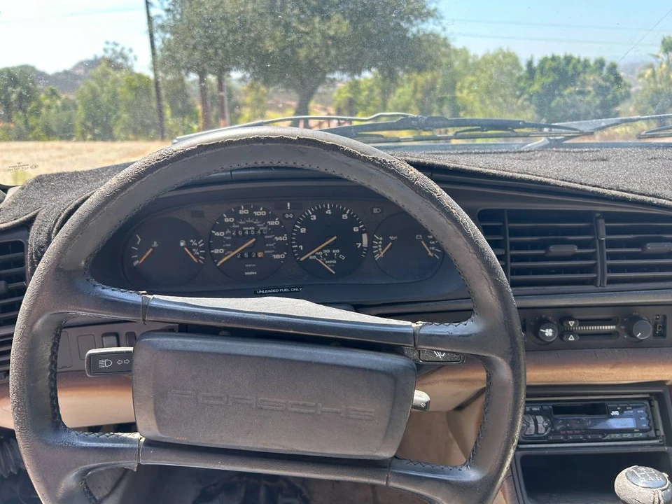 1986 Porsche 944 - Image 10 of 14