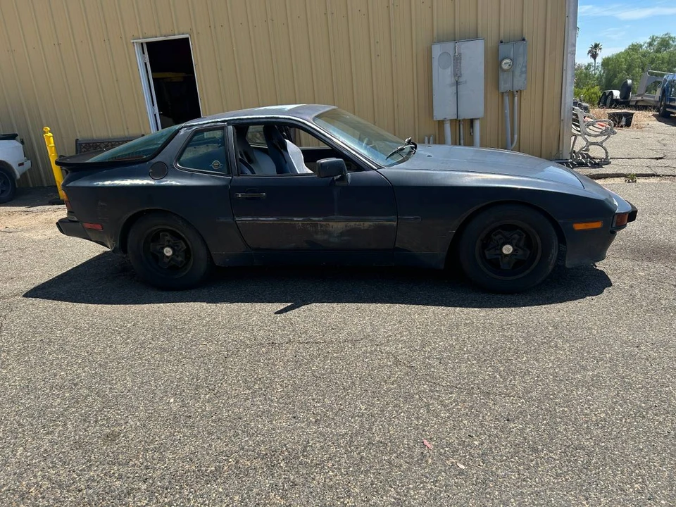 1986 Porsche 944 - Image 3 of 14