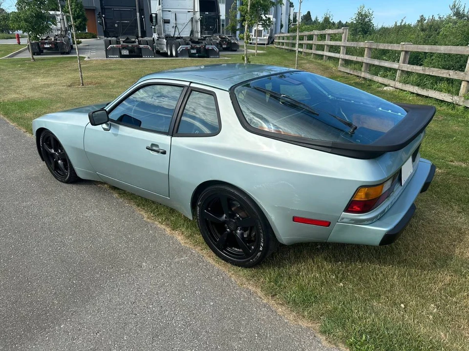 1986 Porsche 944 - Image 2 of 18