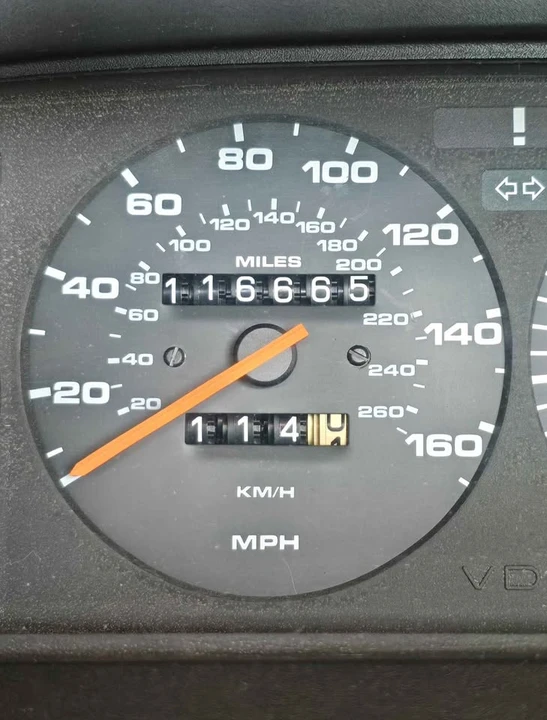 1986 Porsche 944 - Image 7 of 8