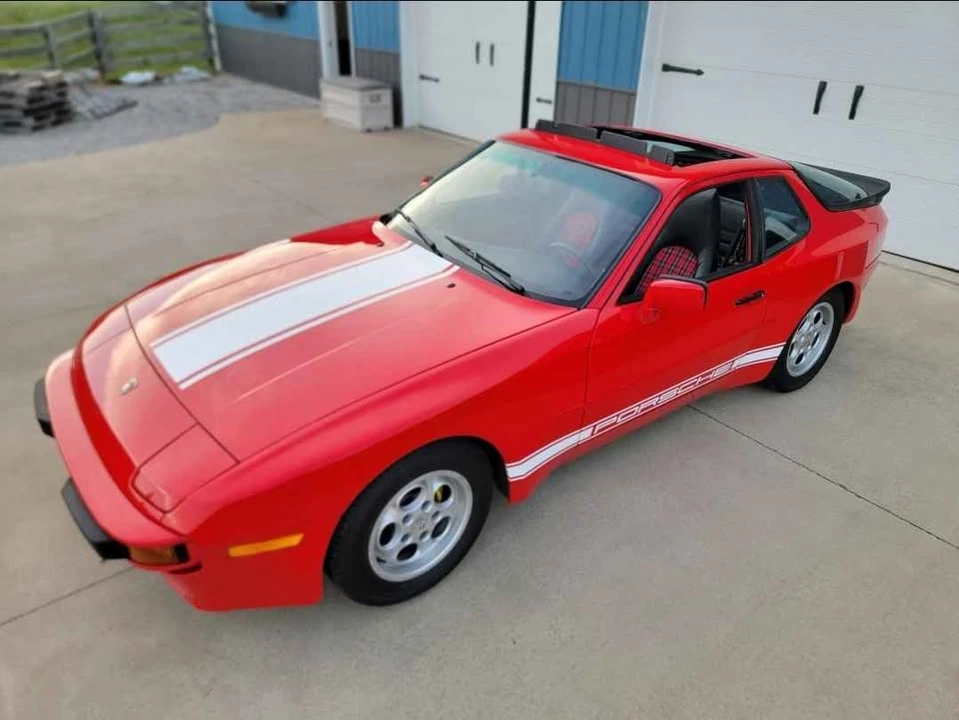 1986 Porsche 944 - Image 4 of 8