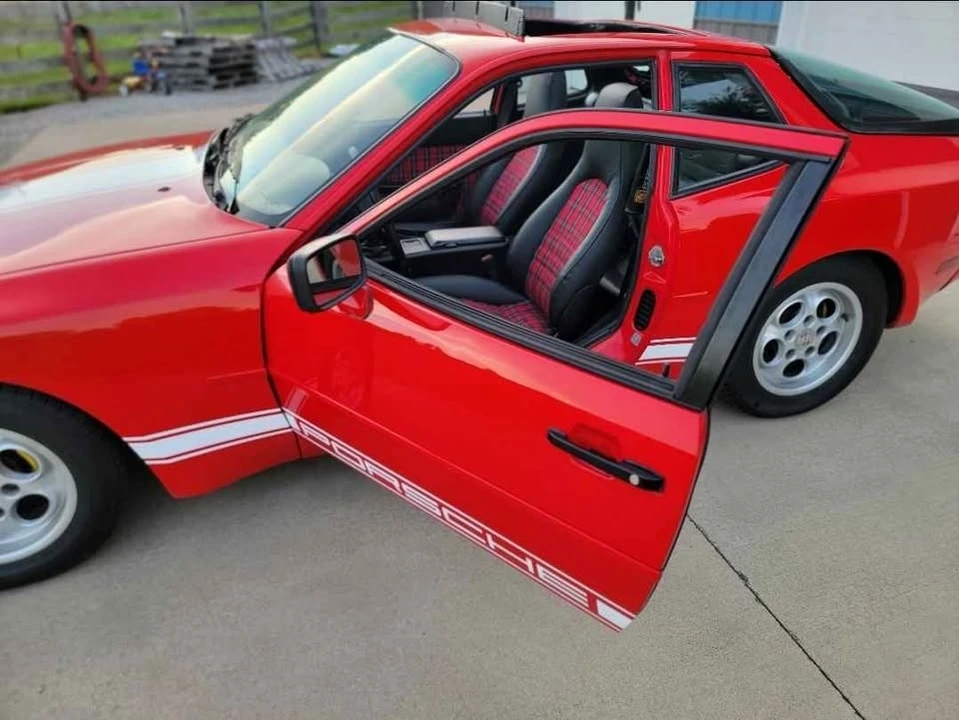 1986 Porsche 944 - Image 6 of 8