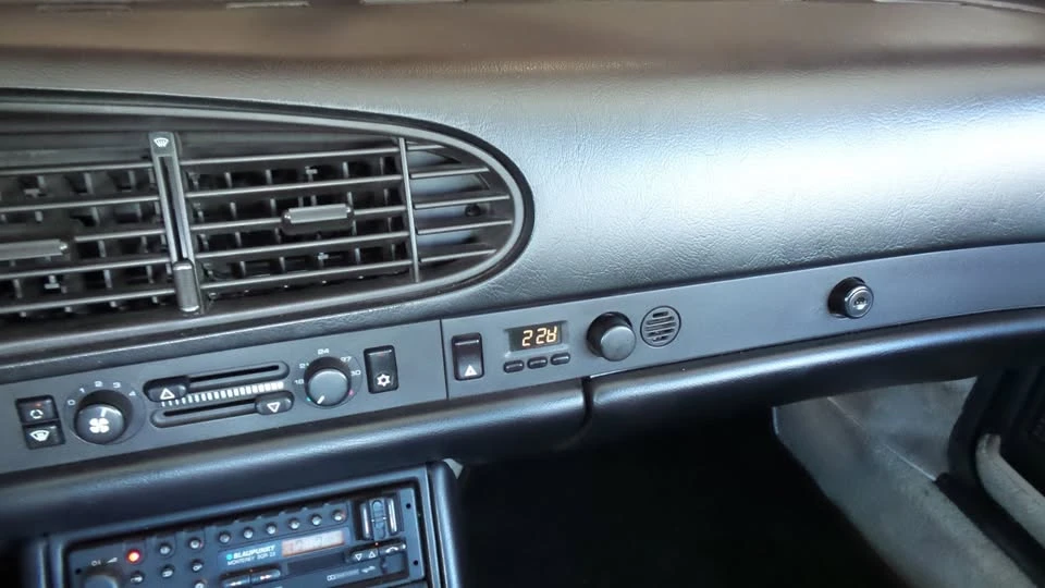 1986 Porsche 944 - Image 16 of 17