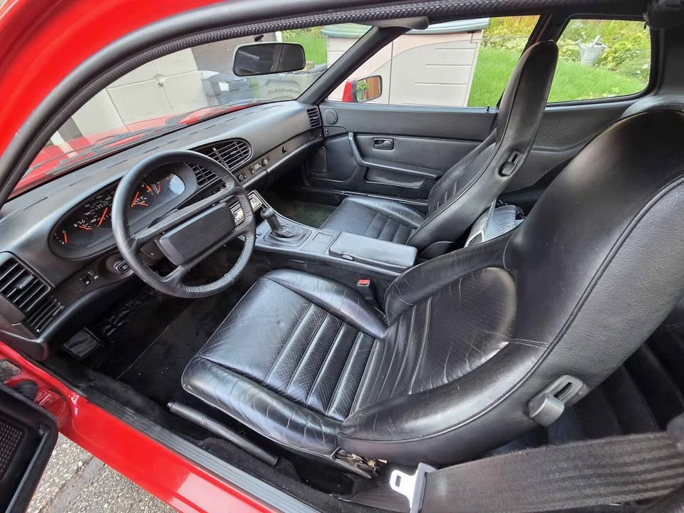 1986 Porsche 944 - Image 10 of 13