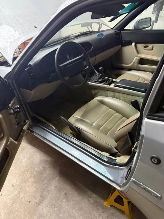 1986 Porsche 944 - Image 5 of 5