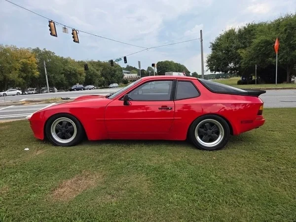 1986 Porsche 944 - Image 2 of 10
