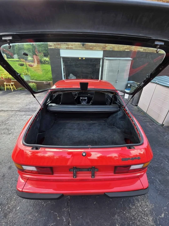 1986 Porsche 944 - Image 9 of 13