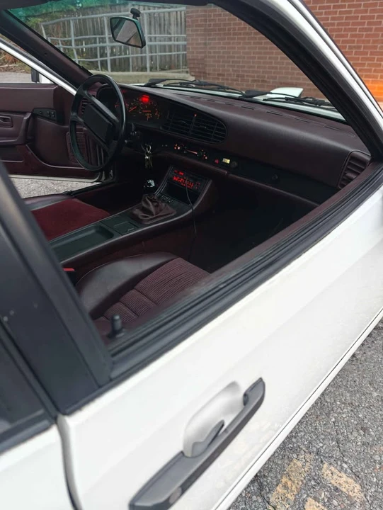 1986 Porsche 944 - Image 8 of 11