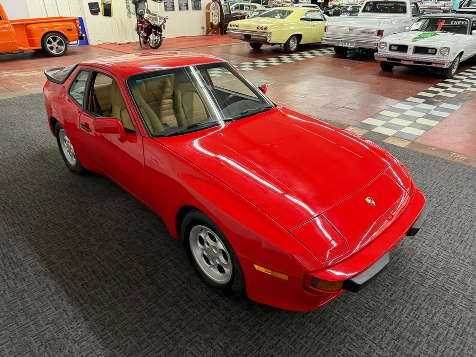 1986 Porsche 944 - Image 10 of 31
