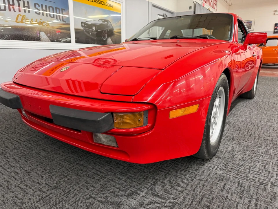 1986 Porsche 944 - Image 9 of 31