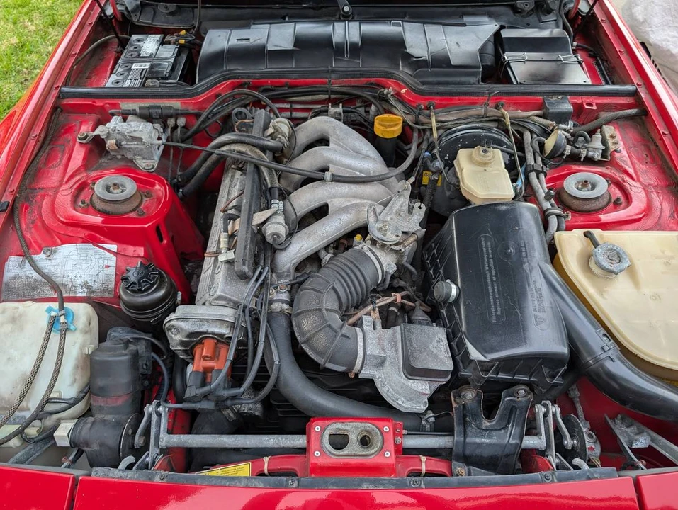 1986 Porsche 944 - Image 17 of 24