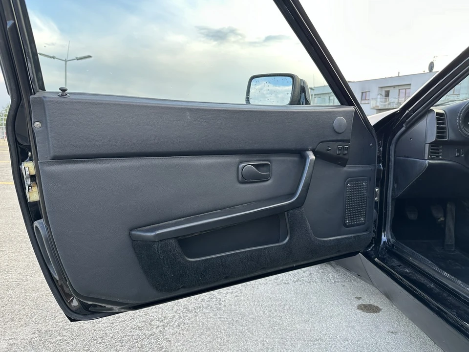 1986 Porsche 944 Turbo - Image 22 of 30