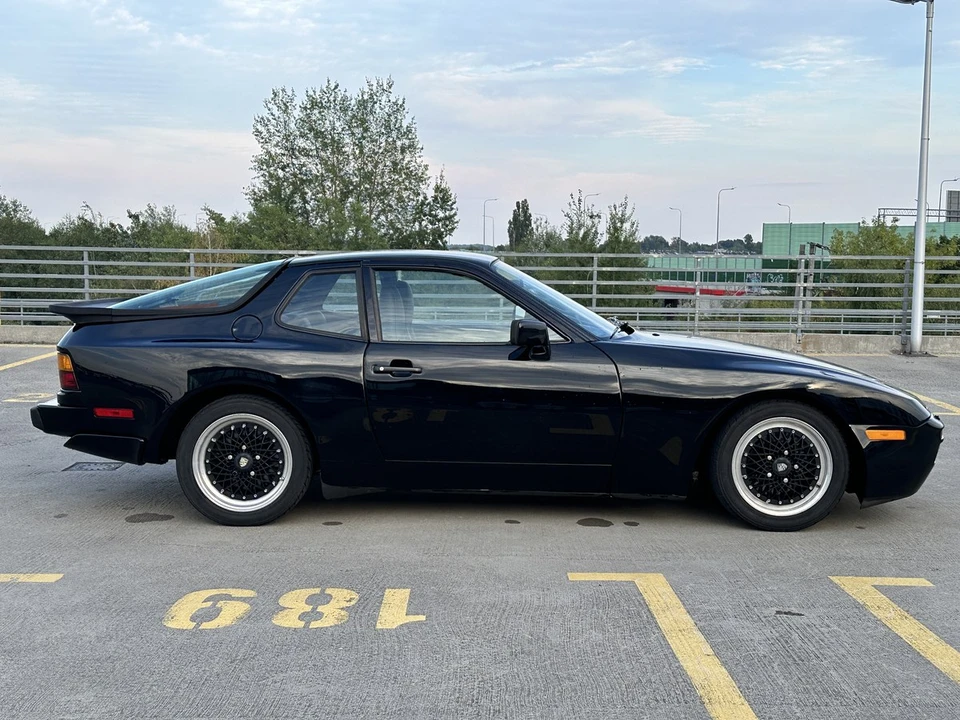 1986 Porsche 944 Turbo - Image 8 of 30