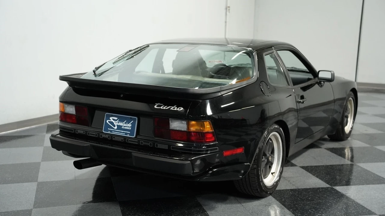 1986 Porsche 944 Turbo - Image 11 of 12