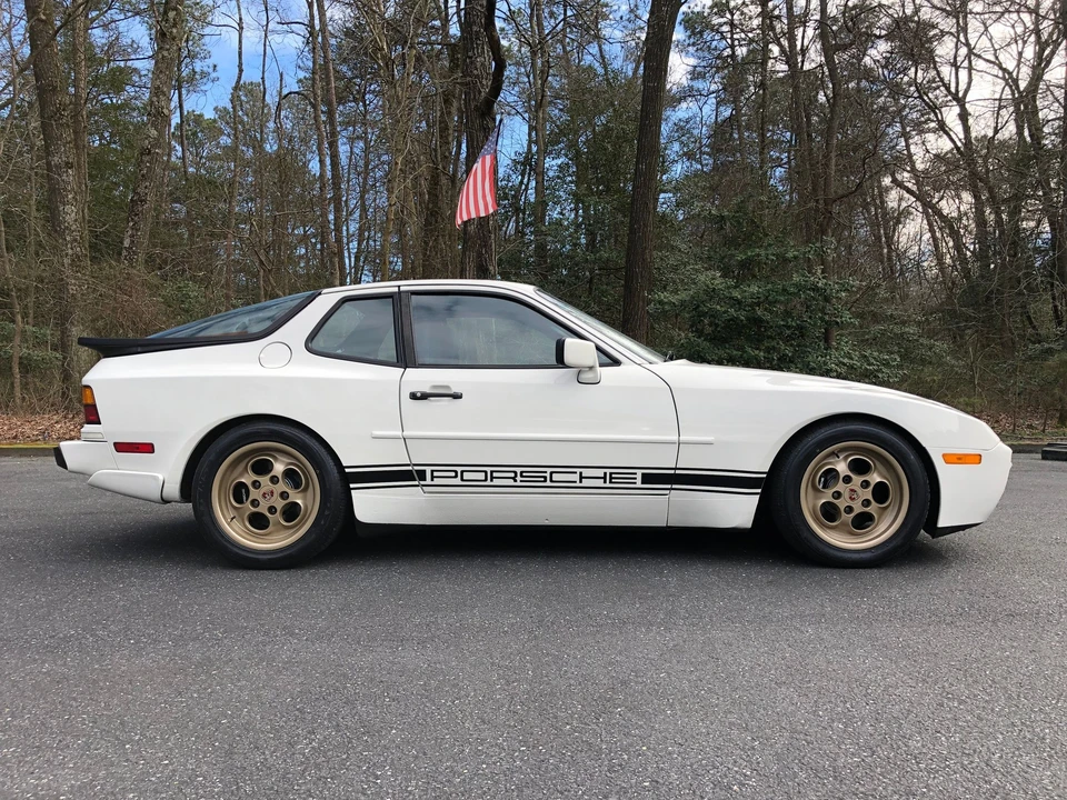 1986 Porsche 944 Turbo - Image 10 of 23