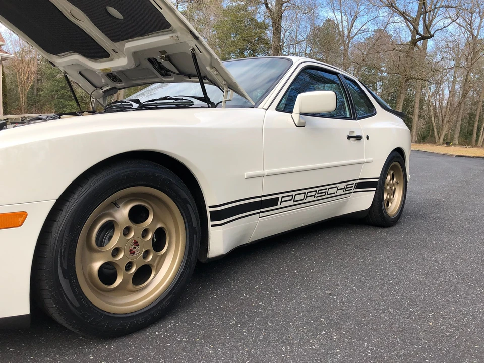 1986 Porsche 944 Turbo - Image 13 of 23