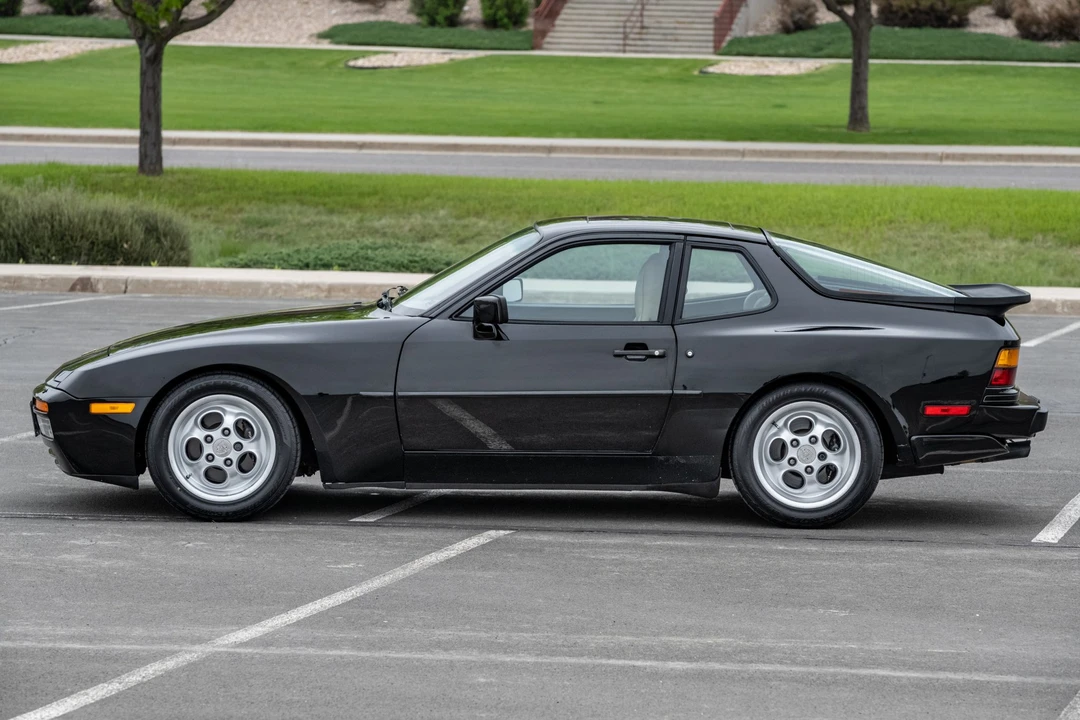 1986 Porsche 944 Turbo - Image 14 of 31
