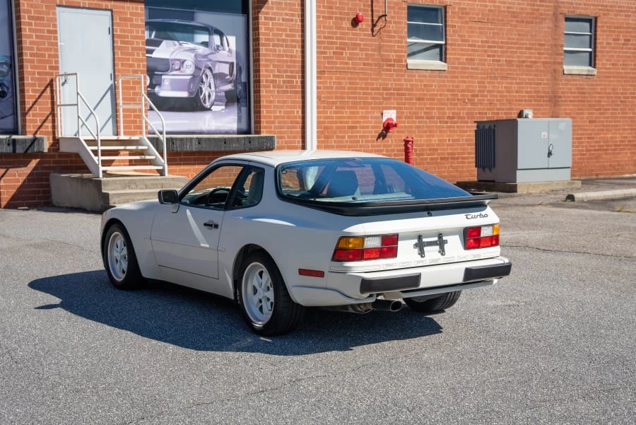 1986 Porsche 944 Turbo - Image 21 of 31