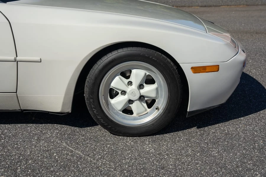 1986 Porsche 944 Turbo - Image 24 of 31
