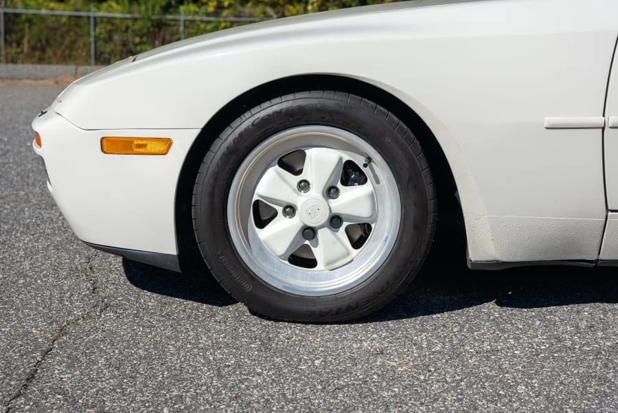 1986 Porsche 944 Turbo - Image 11 of 31