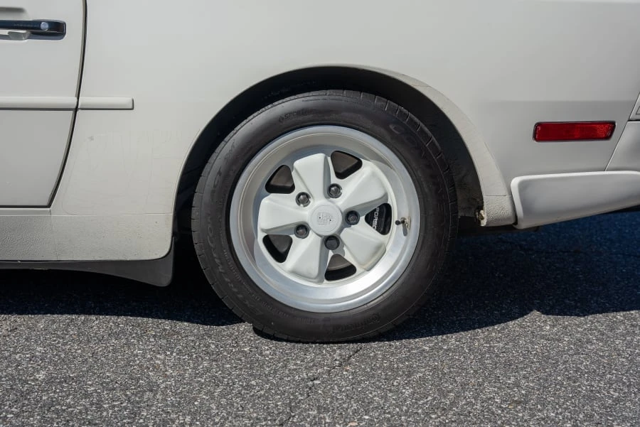 1986 Porsche 944 Turbo - Image 10 of 31