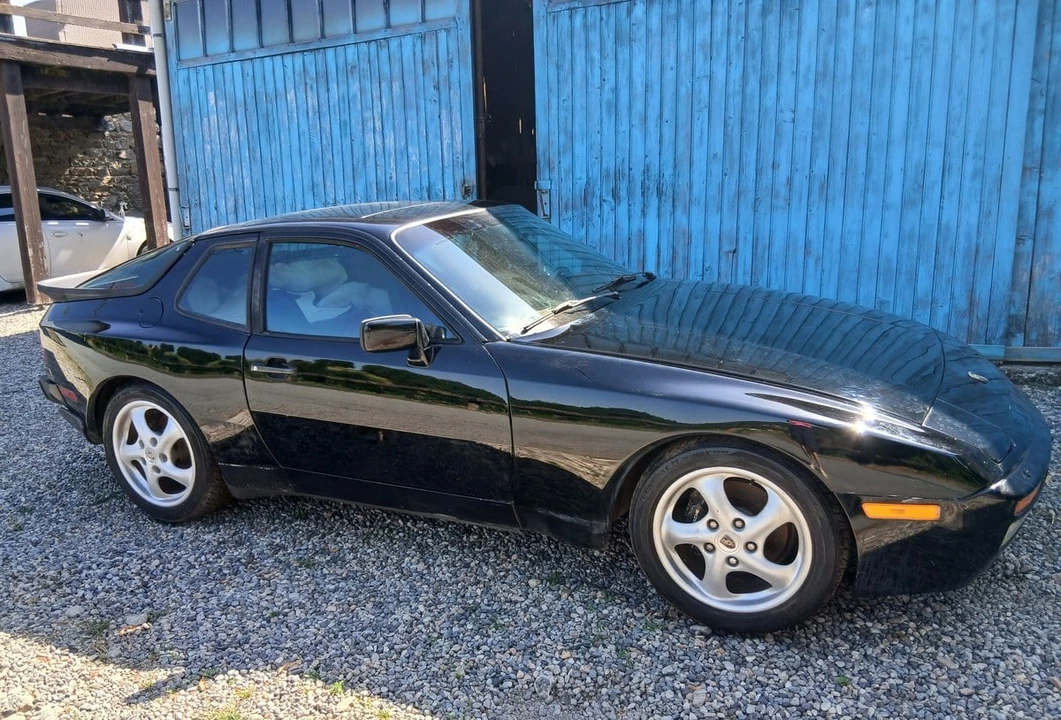 1986 Porsche 944 Turbo - Image 2 of 31