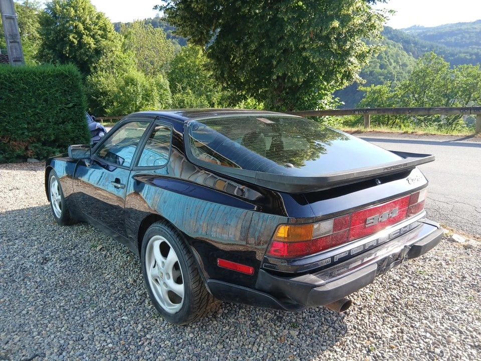 1986 Porsche 944 Turbo - Image 9 of 31