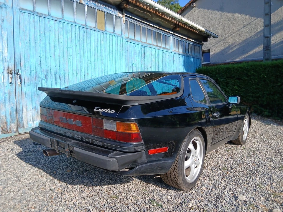 1986 Porsche 944 Turbo - Image 11 of 31