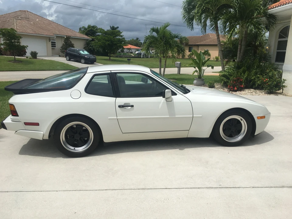 1986 Porsche 944 Turbo - Image 8 of 31