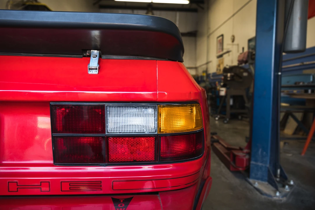 1986 Porsche 944 Turbo - Image 28 of 31